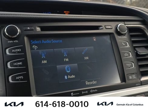 Used 2018 Toyota Highlander XLE image 29