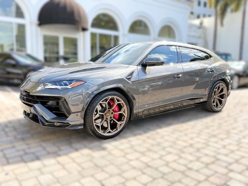 Used 2024 Lamborghini Urus Performante AWD/4WD image 1