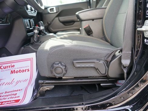 Used 2024 Jeep Gladiator Sport image 11