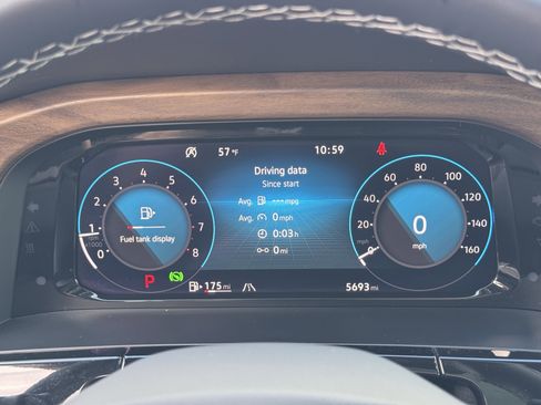 Used 2025 Volkswagen Atlas SE image 23