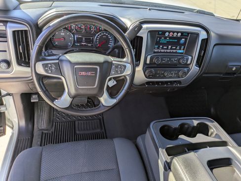 Used 2018 GMC Sierra 1500 SLE w/ SLE Value Package image 13