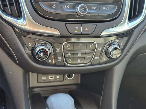 Used 2022 Chevrolet Equinox Premier image 35