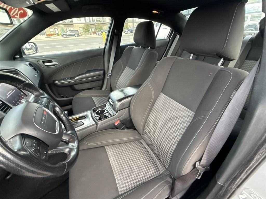 Used 2020 Dodge Charger SXT w/ Blacktop Package AWD/4WD image 15