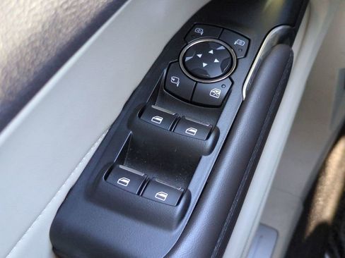 Used 2019 Lincoln MKC Select w/ Select Plus Package image 25