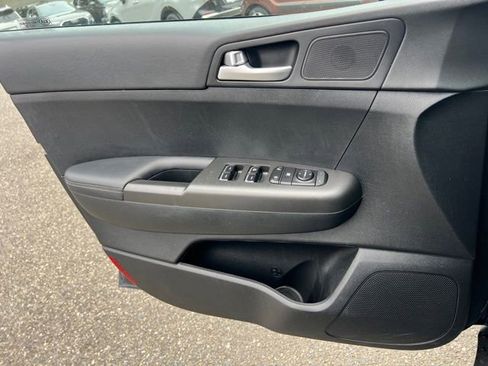 Certified 2020 Kia Sportage LX image 18