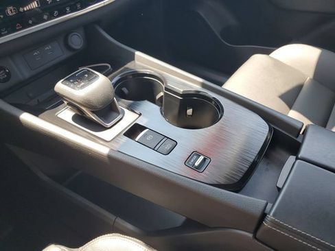 Certified 2025 Nissan Rogue SL w/ SL Premium Package FWD image 18