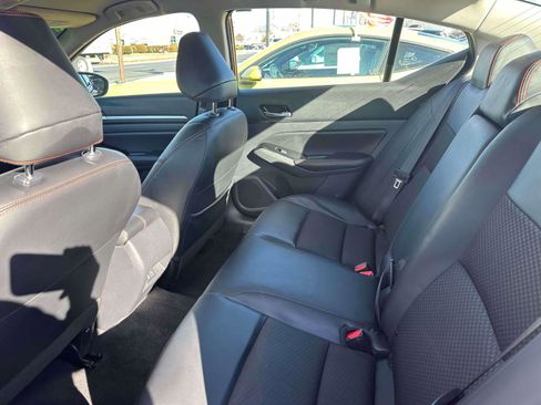 Used 2025 Nissan Altima 2.5 SR image 9