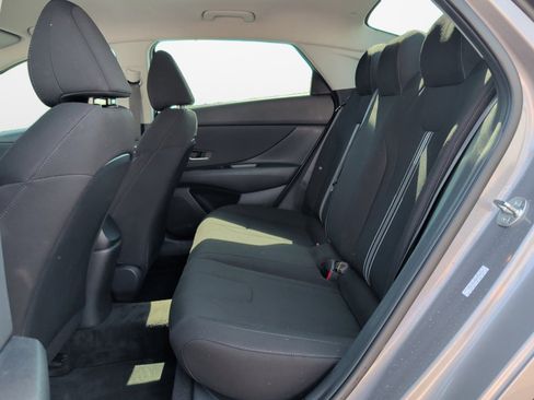 Used 2023 Hyundai Elantra SEL w/ Convenience Package image 13