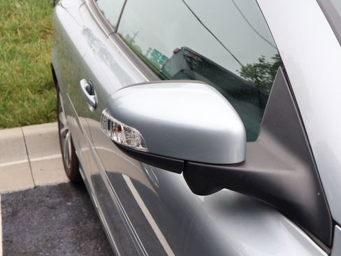 Used 2011 Volvo C70 T5 w/ Climate Pkg image 7