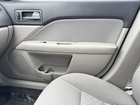 Used 2010 Ford Fusion SE image 20