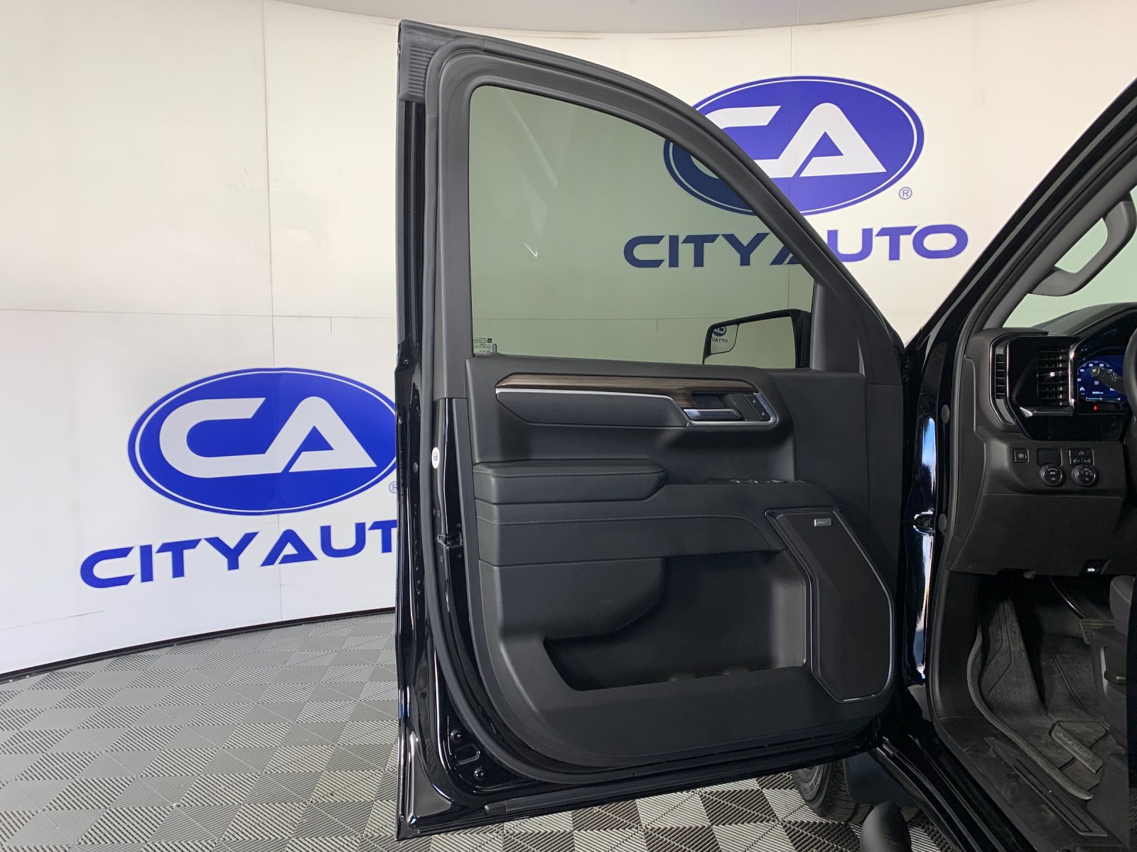 Used 2023 Chevrolet Silverado 1500 RST w/ Redline Edition RWD image 13