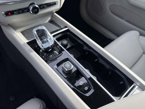 New 2026 Volvo XC60 B5 Ultra w/ Protection Package Premier image 28