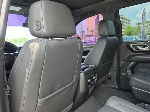 Used 2022 Chevrolet Tahoe Z71 w/ Luxury Package AWD/4WD image 8