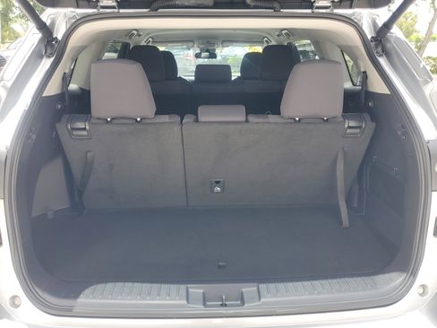 Certified 2024 Toyota Highlander LE FWD image 9