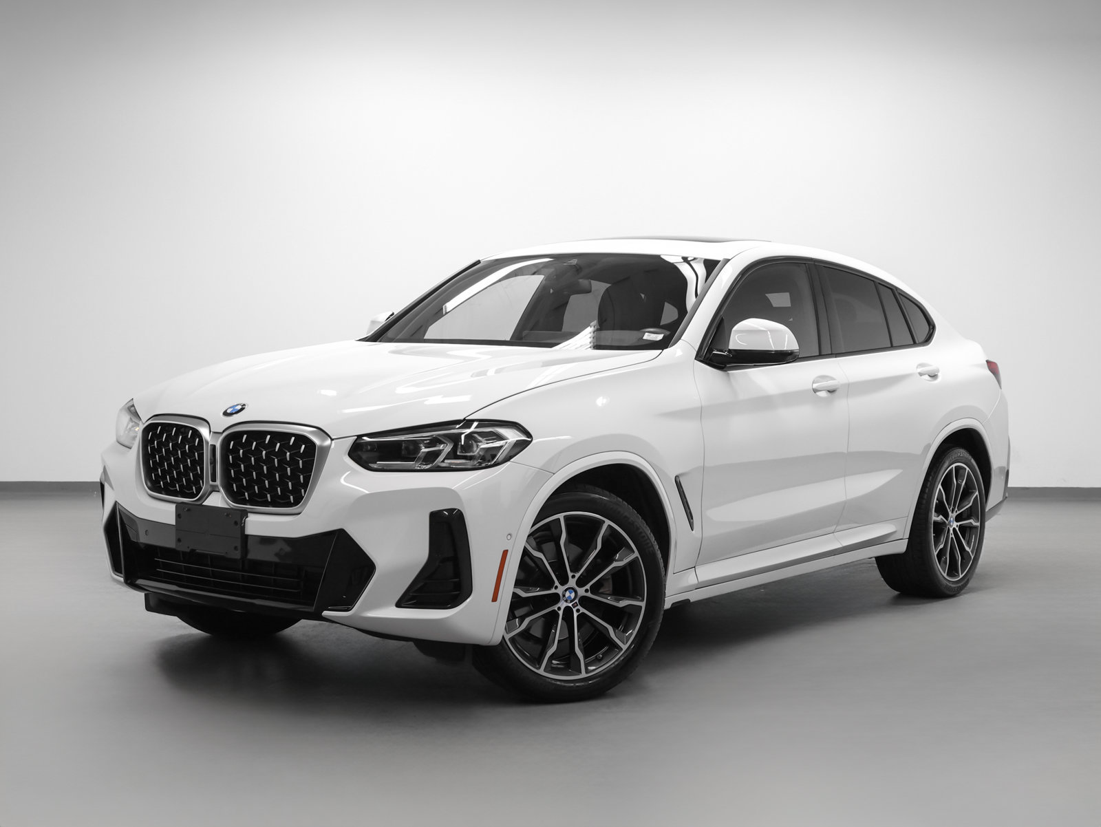Used 2023 BMW X4 xDrive30i w/ M Sport Package AWD/4WD image 6