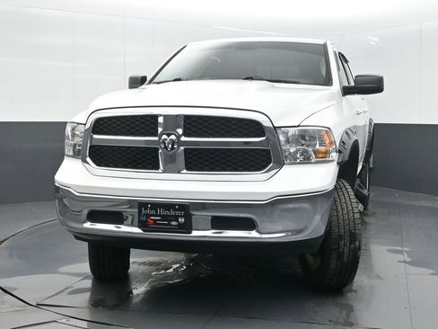 Used 2019 RAM 1500 Classic SLT image 3