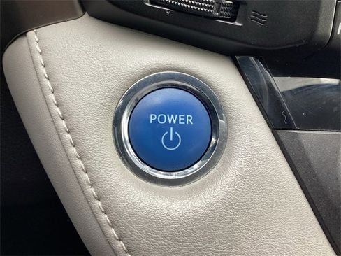 Used 2016 Toyota RAV4 XLE image 19