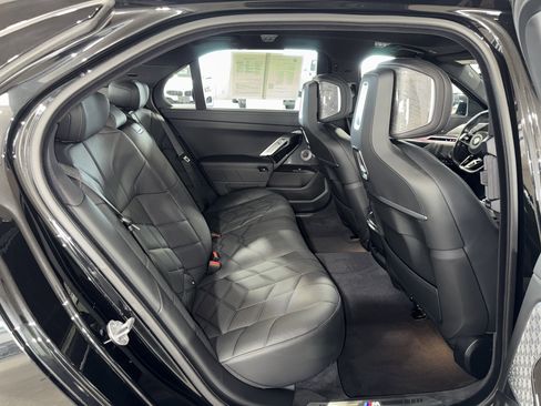 Used 2024 BMW 760i xDrive w/ Executive Package image 13