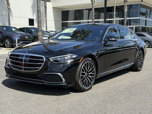 New 2025 Mercedes-Benz S 580 4MATIC Sedan image 4