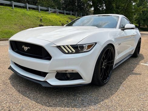 Used 2017 Ford Mustang GT Premium RWD image 31