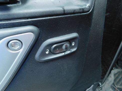 Used 2012 Jeep Wrangler Unlimited Sahara w/ Connectivity Group image 12