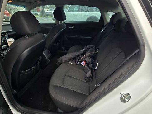 Used 2017 Kia Optima LX w/ Convenience Package image 10