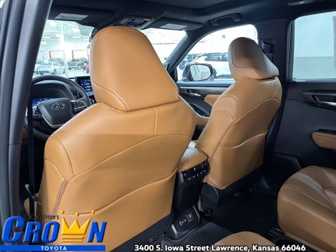 New 2026 Toyota Highlander Platinum image 20
