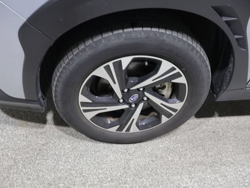 Used 2025 Subaru Crosstrek 2.5i Premium AWD/4WD image 9