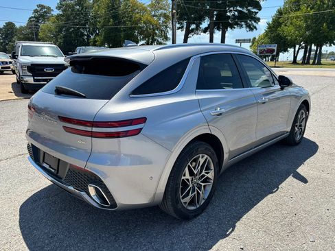 Used 2022 Genesis GV70 2.5T w/ Advanced Package AWD/4WD image 5
