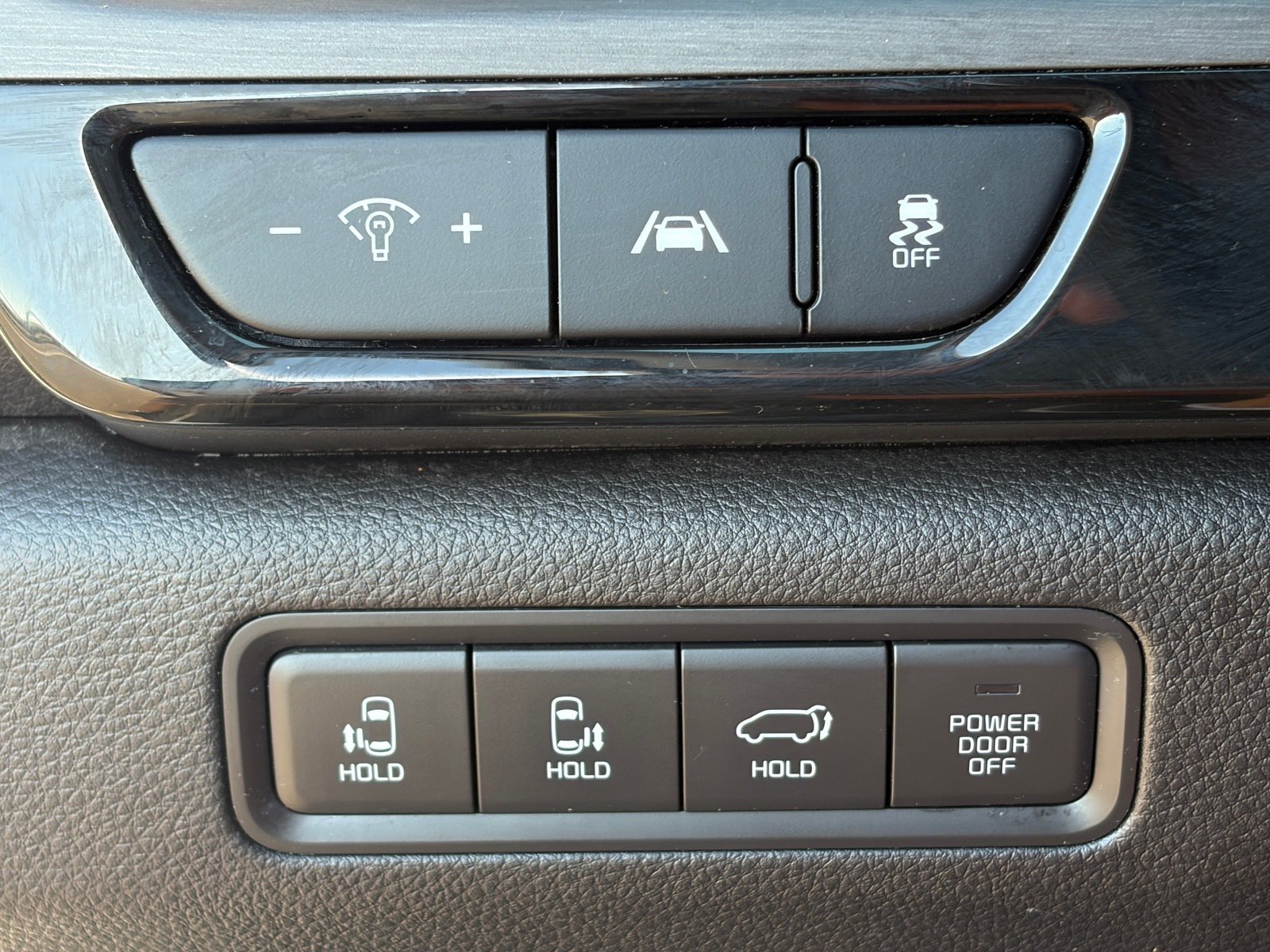 Used 2023 Kia Carnival SX FWD image 26
