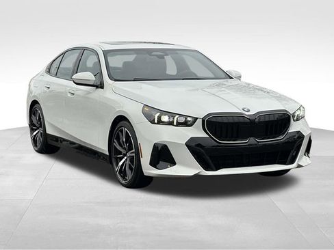 New 2026 BMW 530i xDrive w/ M Sport Package image 1