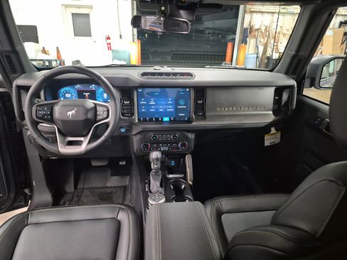 New 2025 Ford Bronco Badlands image 19