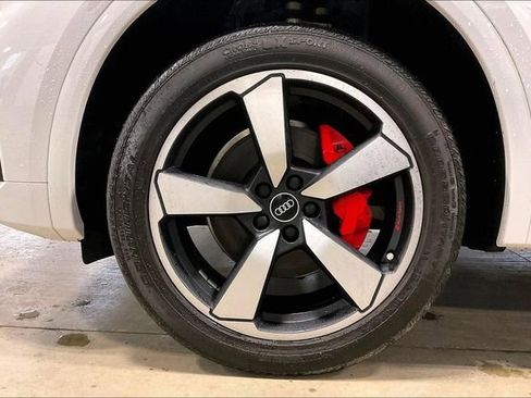 Certified 2023 Audi Q5 2.0T Premium Plus image 9