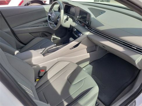 Certified 2025 Hyundai Elantra Sport image 16