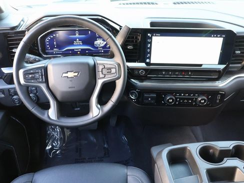 Used 2024 Chevrolet Silverado 2500 LTZ image 16