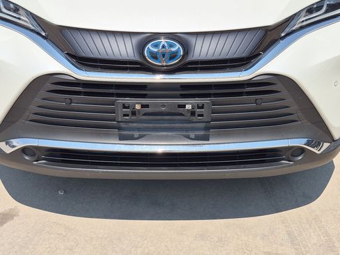 Used 2021 Toyota Venza XLE w/ Softex Package AWD/4WD image 10