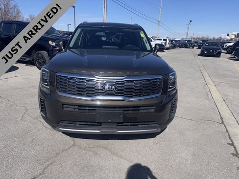 Used 2020 Kia Telluride EX w/ EX Premium Package image 2