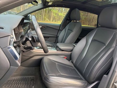 Used 2019 Audi Q8 Premium w/ Convenience Package image 10