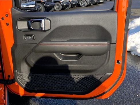 Certified 2025 Jeep Wrangler Unlimited Rubicon image 21