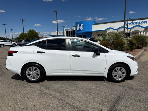 Used 2020 Nissan Versa S image 4