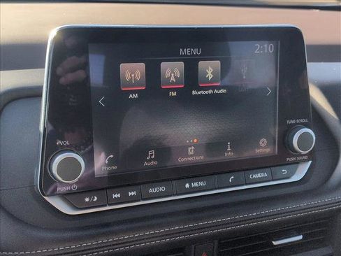 Used 2023 Nissan Rogue S image 13