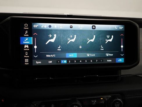 Used 2025 Jeep Wrangler Unlimited Sahara AWD/4WD image 14