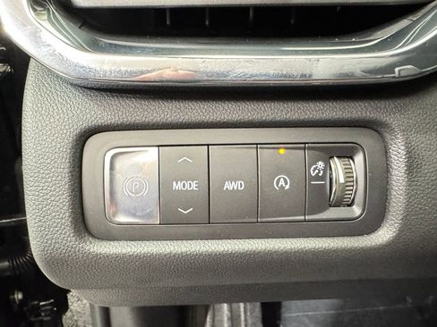 New 2026 GMC Acadia Elevation image 19