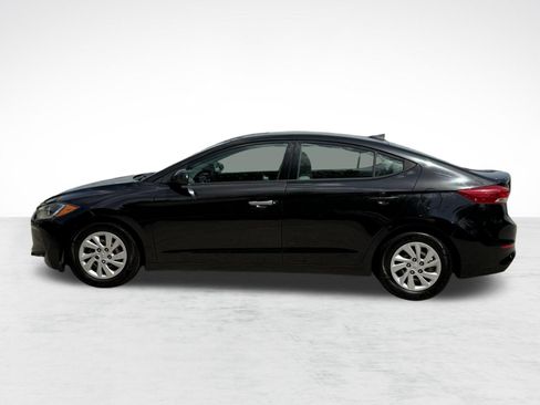 Used 2017 Hyundai Elantra SE FWD image 2