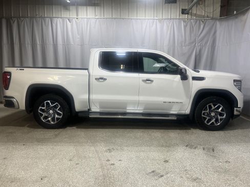 Used 2024 GMC Sierra 1500 SLT w/ SLT Premium Plus Package AWD/4WD image 5