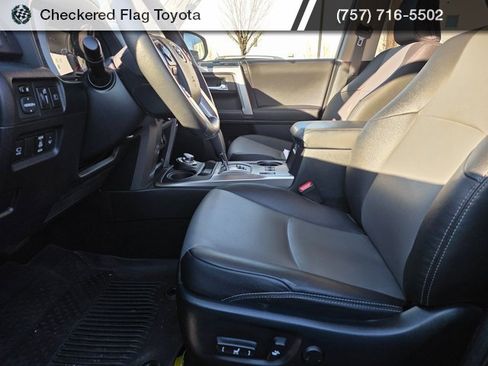 Used 2022 Toyota 4Runner SR5 Premium image 9