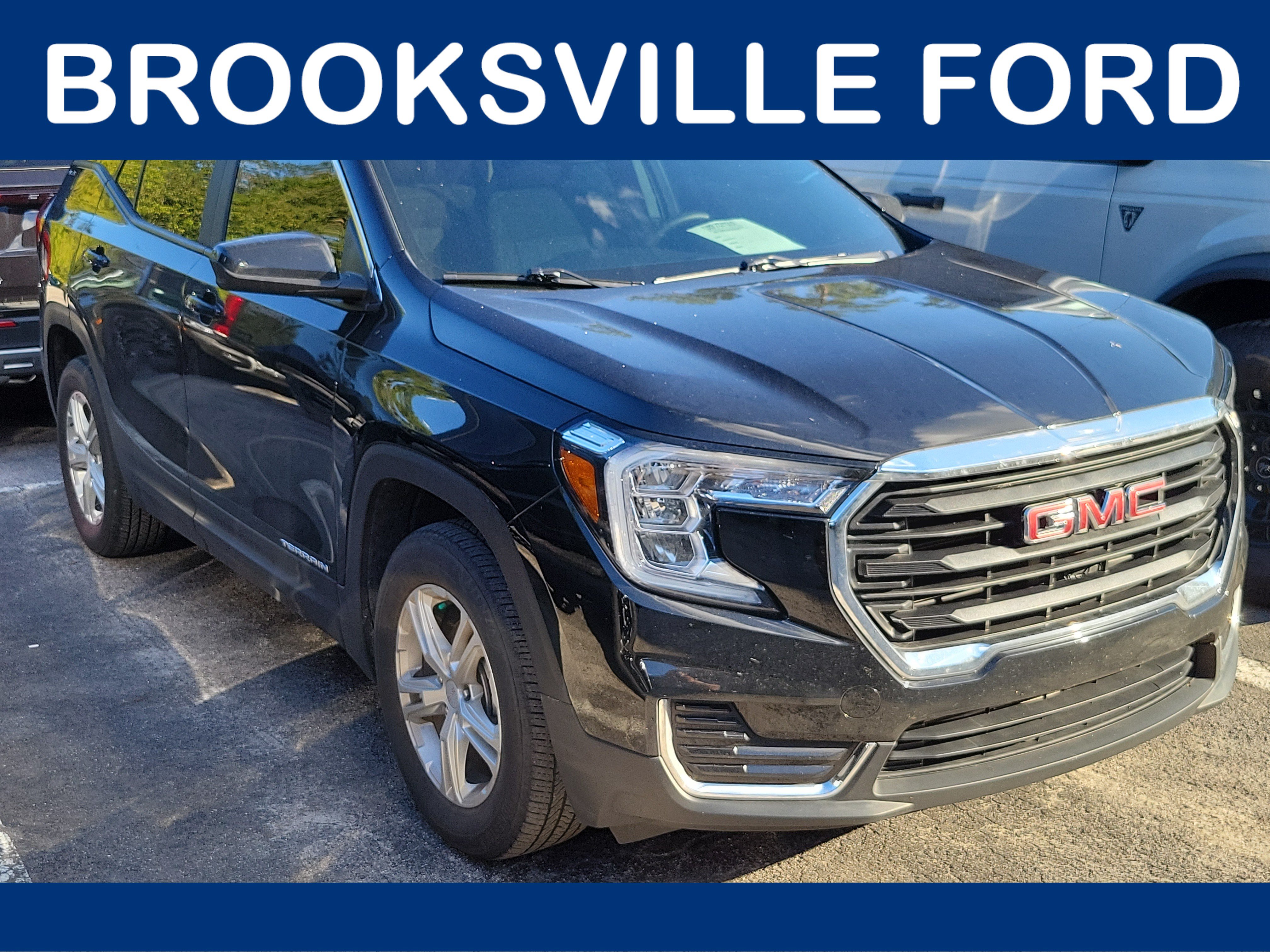 Used 2024 GMC Terrain SLE w/ Driver Convenience Package AWD/4WD image 1