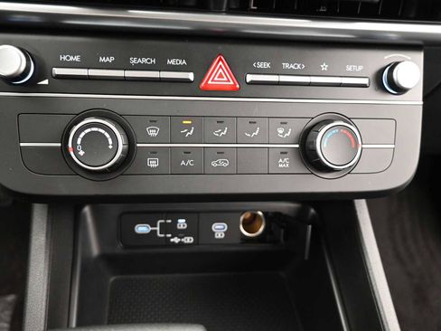 New 2026 Hyundai Tucson SE image 19