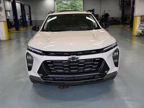New 2026 Chevrolet Trax ACTIV w/ Sunroof Package FWD image 2