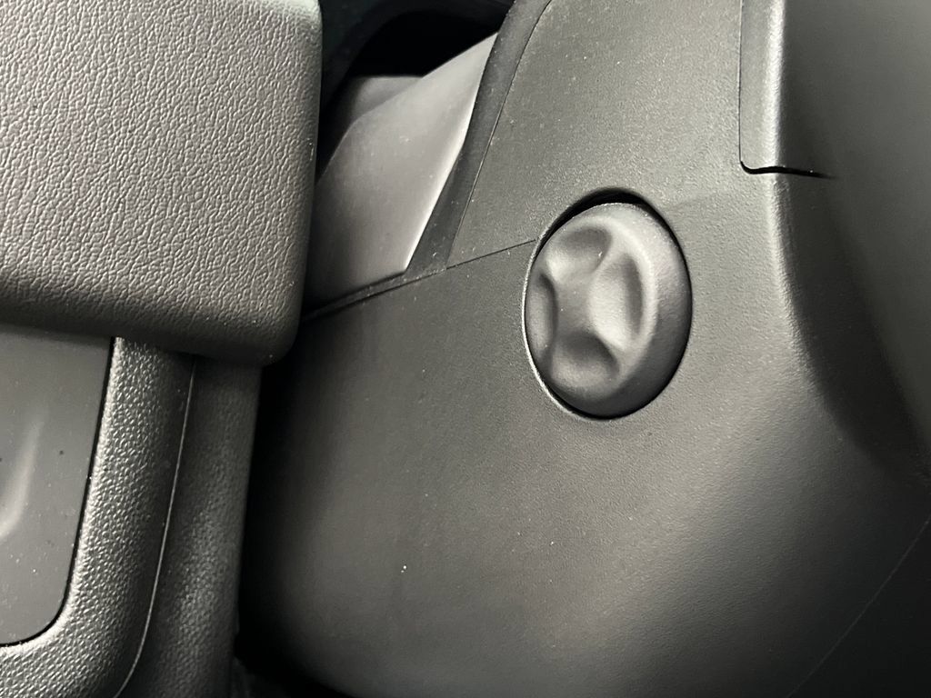 Used 2025 GMC Yukon XL Denali RWD image 52